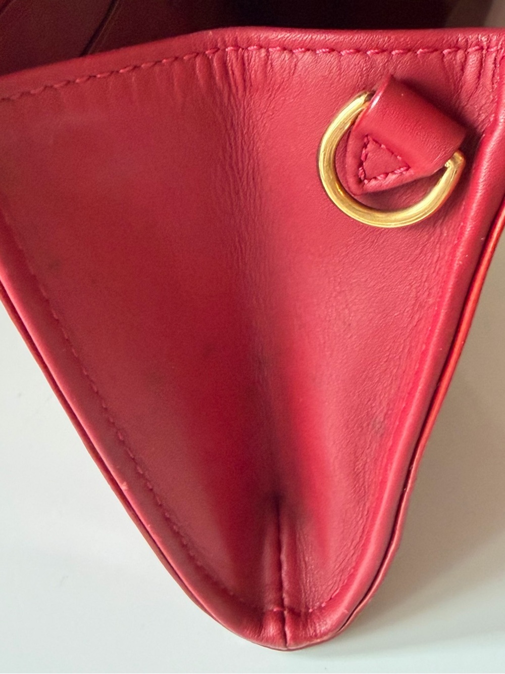 Louis Vuitton Pomme D’Amour Monogram Vernis Rossmore MM Clutch Bag - Picture 11 of 16